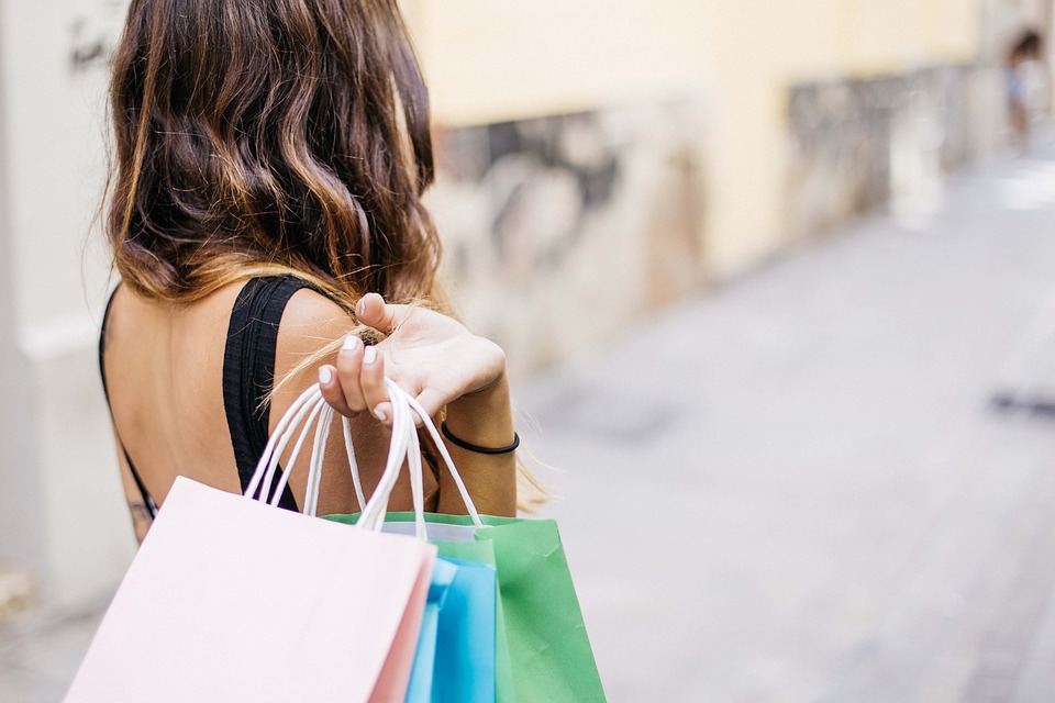 Faire du shopping tout seul ou accompagné ?